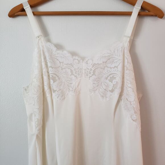 Vintage Nylon Slip Chemise with Lace 36 - Picture 5 of 10